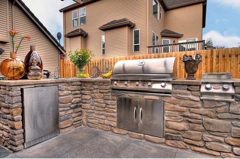 https://salens.com/wp-content/uploads/2022/11/outdoor_kitchen_2.jpeg